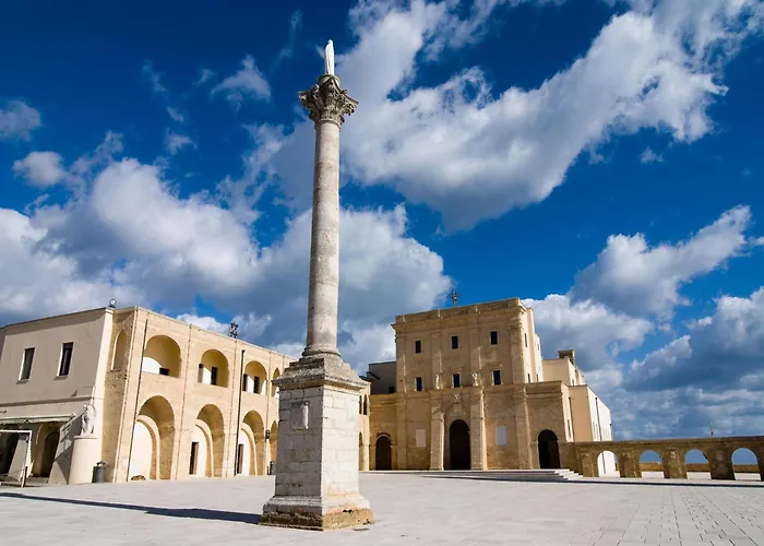 Appealing In Baia Near The Apartment