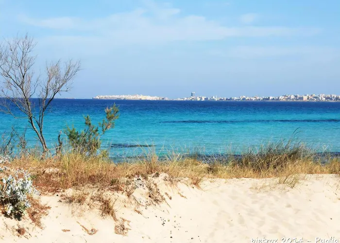 Appealing In Baia Near The Apartamento *