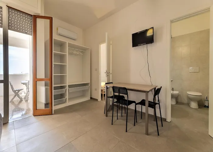 Appealing In Baia Near The Apartment